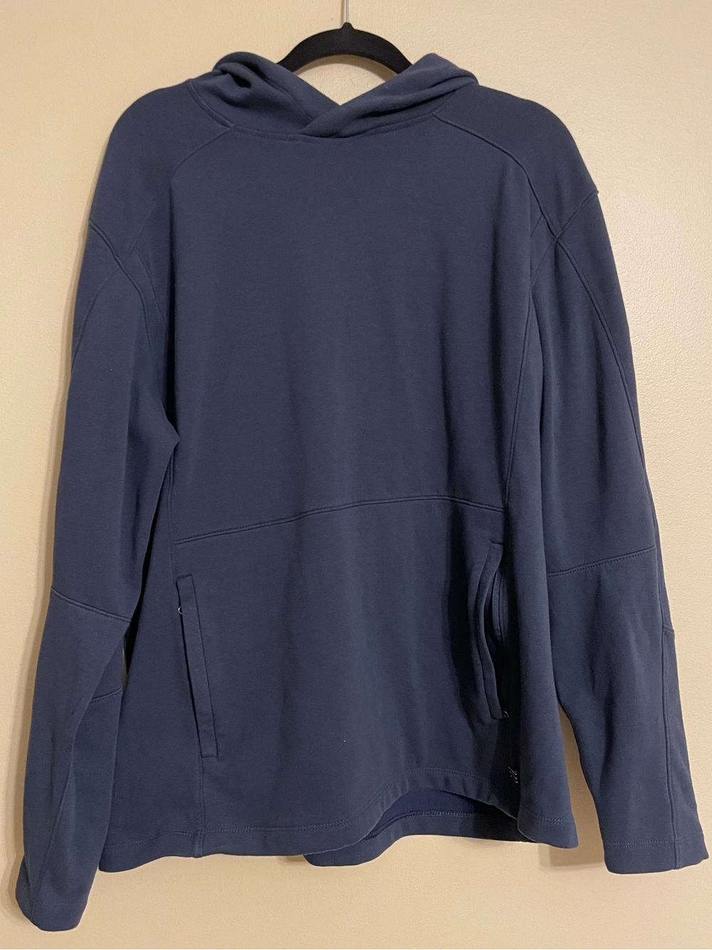 Kuhl navy hoodie pullover front pockets size XL